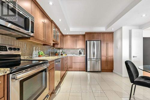 2309 - 131 Beecroft Road, Toronto, ON - Indoor Photo Showing Kitchen