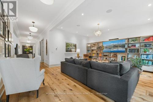 23 Lytton Boulevard, Toronto, ON - Indoor Photo Showing Living Room