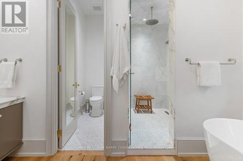 23 Lytton Boulevard, Toronto, ON - Indoor Photo Showing Bathroom