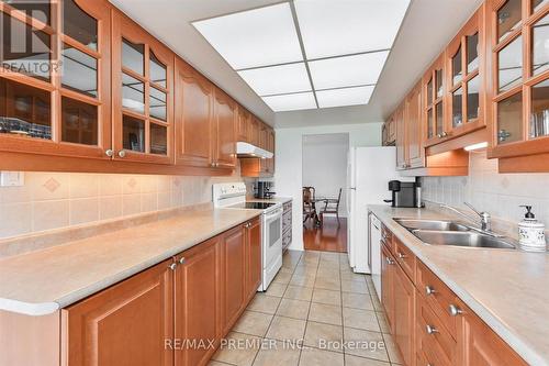 1711 - 268 Ridley Boulevard, Toronto (Bedford Park-Nortown), ON - Indoor Photo Showing Kitchen With Double Sink