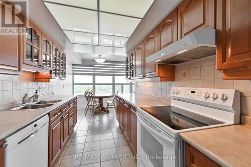 1711 - 268 Ridley Boulevard, Toronto, ON - Indoor Photo Showing Kitchen With Double Sink