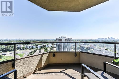 1711 - 268 Ridley Boulevard, Toronto (Bedford Park-Nortown), ON - Outdoor With View With Exterior