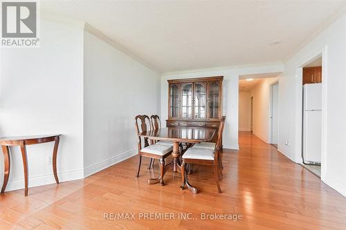 1711 - 268 Ridley Boulevard, Toronto (Bedford Park-Nortown), ON - Indoor Photo Showing Dining Room