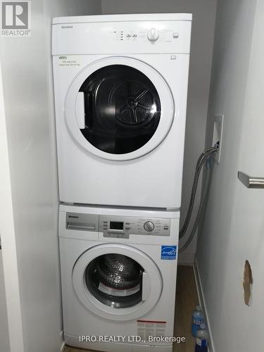 54 - 1740 Simcoe Street N, Oshawa, ON - Indoor Photo Showing Laundry Room