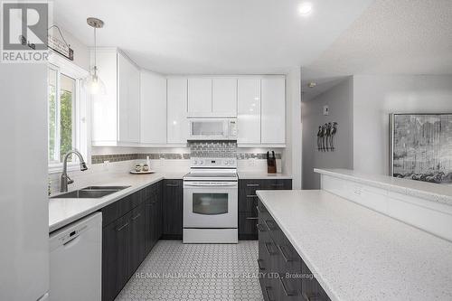 90 Manning Avenue, Collingwood, ON - Indoor Photo Showing Kitchen With Double Sink