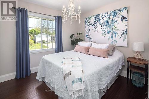 90 Manning Avenue, Collingwood, ON - Indoor Photo Showing Bedroom