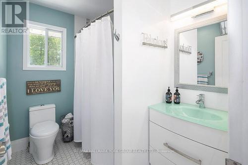 90 Manning Avenue, Collingwood, ON - Indoor Photo Showing Bathroom