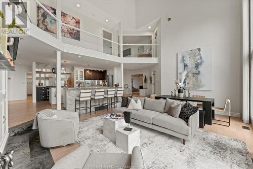 366 Elmgrove Drive, Lakeshore, ON - Indoor Photo Showing Living Room