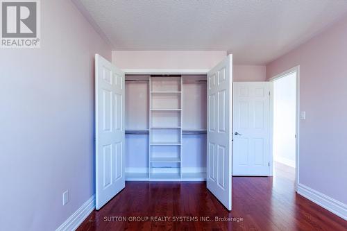 2064 Golden Orchard Trail, Oakville, ON - Indoor Photo Showing Other Room