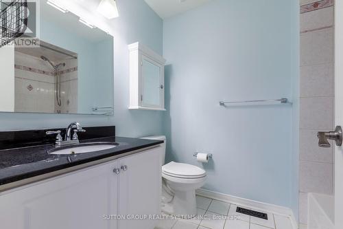 2064 Golden Orchard Trail, Oakville, ON - Indoor Photo Showing Bathroom