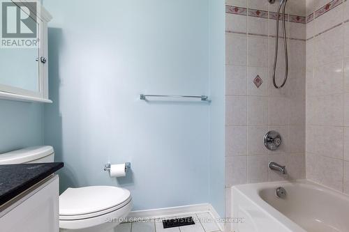 2064 Golden Orchard Trail, Oakville, ON - Indoor Photo Showing Bathroom