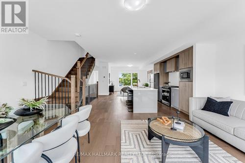 9 Persica Street, Richmond Hill (Oak Ridges), ON - Indoor Photo Showing Living Room