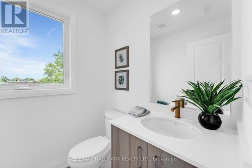 9 Persica Street, Richmond Hill (Oak Ridges), ON - Indoor Photo Showing Bathroom