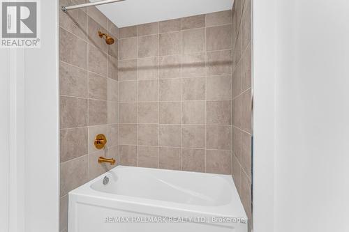 9 Persica Street, Richmond Hill, ON - Indoor Photo Showing Bathroom