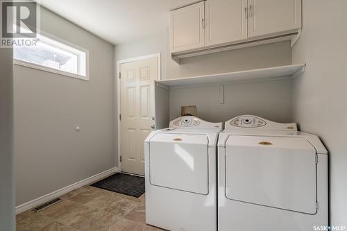 3308 Green Bank Road, Regina, SK - Indoor Photo Showing Laundry Room