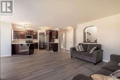 3308 Green Bank Road, Regina, SK - Indoor Photo Showing Living Room