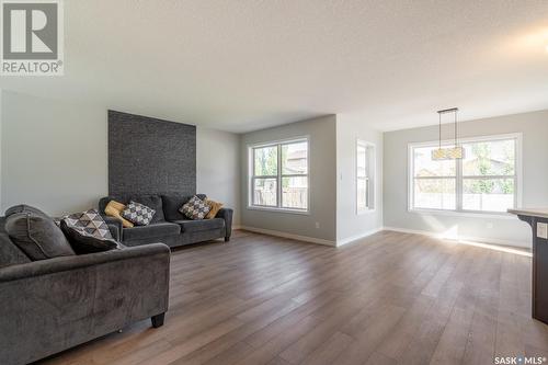 3308 Green Bank Road, Regina, SK - Indoor Photo Showing Living Room