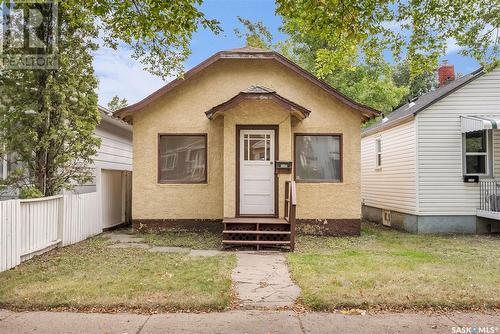 1503 Broadway Avenue, Saskatoon, SK - Outdoor