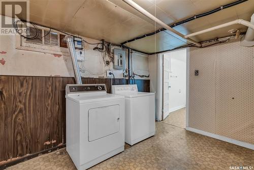 1503 Broadway Avenue, Saskatoon, SK - Indoor Photo Showing Laundry Room