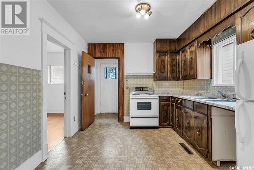 1503 Broadway Avenue, Saskatoon, SK - Indoor Photo Showing Kitchen With Double Sink