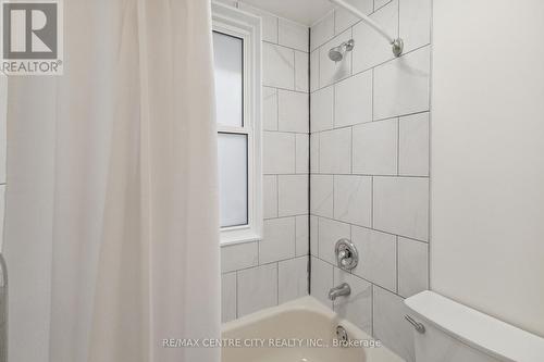 7 Carfrae Crescent, London, ON - Indoor Photo Showing Bathroom