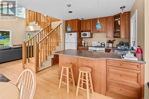 825 Cedar Bough Spur, Sidney Island, BC - Indoor Photo Showing Kitchen