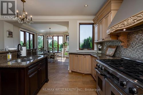 309 Treelawn Boulevard, Vaughan, ON - Indoor Photo Showing Kitchen With Double Sink