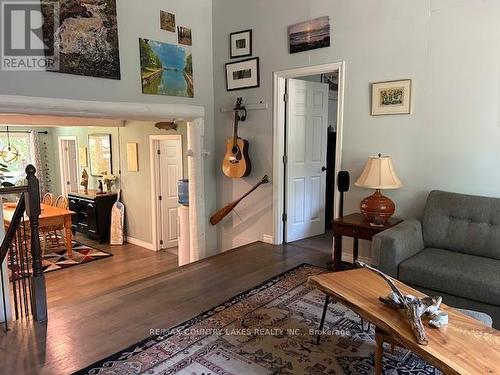 2481 Lakeshore Drive, Ramara (Brechin), ON - Indoor Photo Showing Living Room