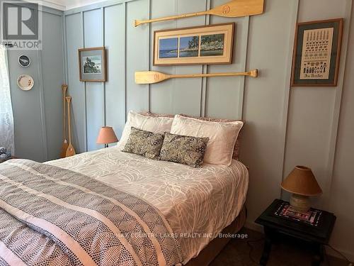 2481 Lakeshore Drive, Ramara, ON - Indoor Photo Showing Bedroom