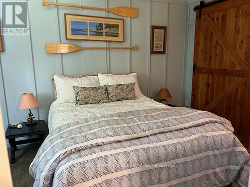 2481 Lakeshore Drive, Ramara, ON - Indoor Photo Showing Bedroom