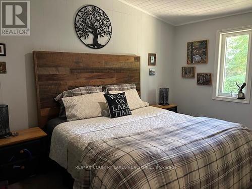 2481 Lakeshore Drive, Ramara, ON - Indoor Photo Showing Bedroom