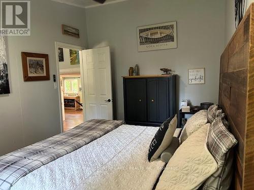 2481 Lakeshore Drive, Ramara, ON - Indoor Photo Showing Bedroom