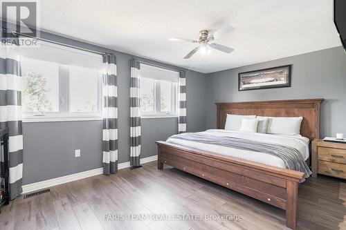 117 Nathan Crescent, Barrie (Painswick South), ON - Indoor Photo Showing Bedroom