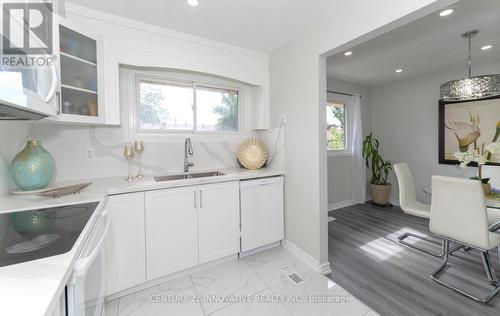 138 Ashton Crescent, Brampton (Central Park), ON - Indoor Photo Showing Kitchen