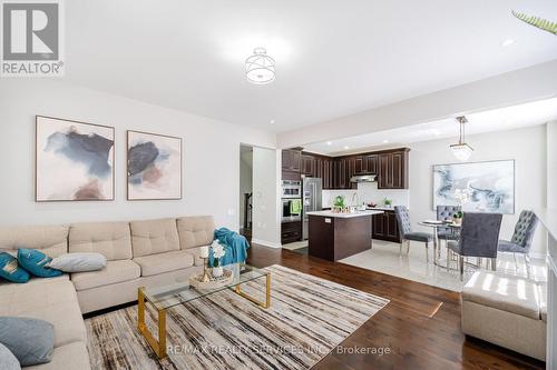 15 Deer Ridge Trail, Caledon, ON - Indoor Photo Showing Living Room