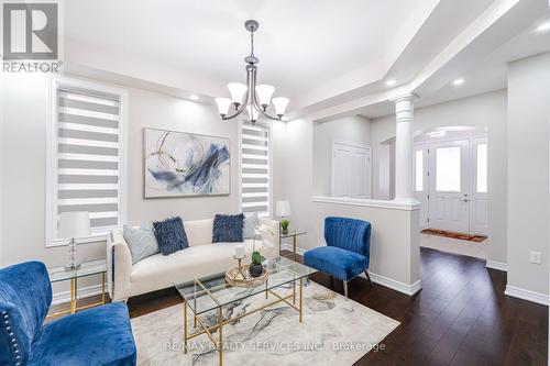 15 Deer Ridge Trail, Caledon, ON - Indoor Photo Showing Living Room