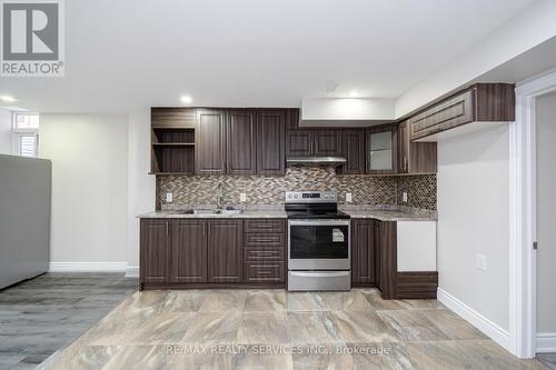 15 Deer Ridge Trail, Caledon, ON - Indoor Photo Showing Kitchen With Upgraded Kitchen