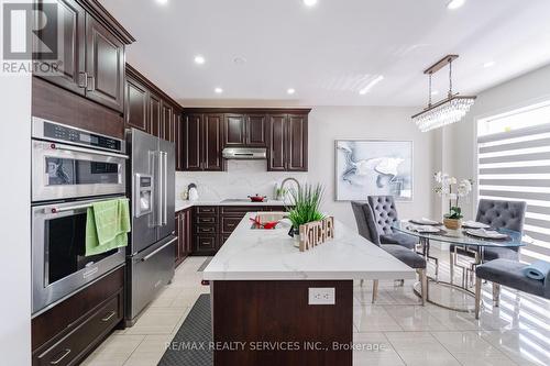 15 Deer Ridge Trail, Caledon, ON - Indoor Photo Showing Kitchen With Upgraded Kitchen