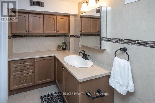 27 Harrow Drive, Toronto (Brookhaven-Amesbury), ON - Indoor Photo Showing Bathroom