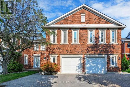 42 Brownstone Circle, Vaughan (Crestwood-Springfarm-Yorkhill), ON - Outdoor With Facade