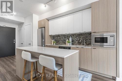 312 - 5220 Dundas Street, Burlington, ON - Indoor Photo Showing Kitchen