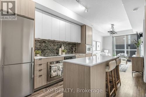 312 - 5220 Dundas Street, Burlington (Orchard), ON - Indoor Photo Showing Kitchen With Upgraded Kitchen