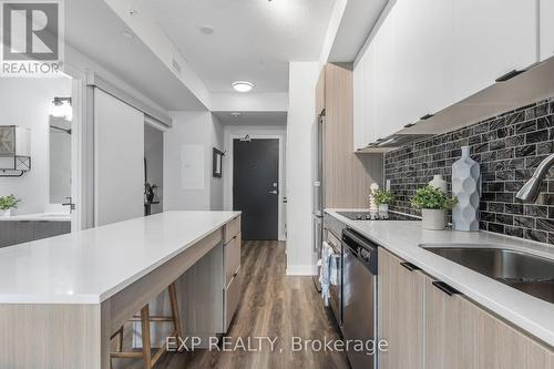 312 - 5220 Dundas Street, Burlington (Orchard), ON - Indoor Photo Showing Kitchen