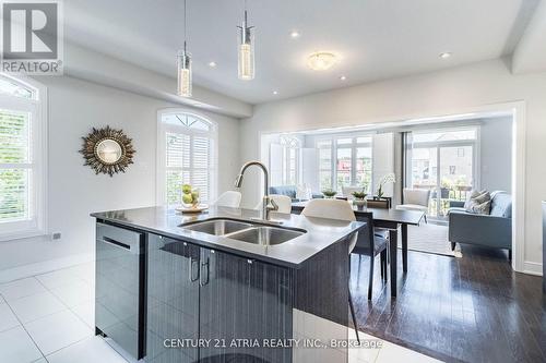 595 Mermaid Crescent, Mississauga, ON - Indoor Photo Showing Kitchen With Double Sink With Upgraded Kitchen