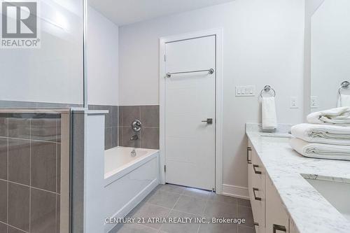 595 Mermaid Crescent, Mississauga, ON - Indoor Photo Showing Bathroom