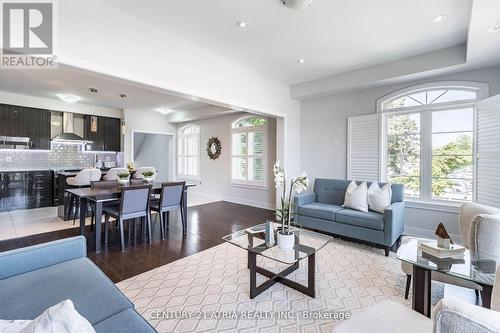 595 Mermaid Crescent, Mississauga, ON - Indoor Photo Showing Living Room