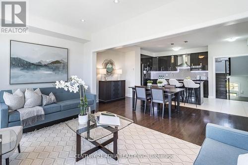 595 Mermaid Crescent, Mississauga, ON - Indoor Photo Showing Living Room