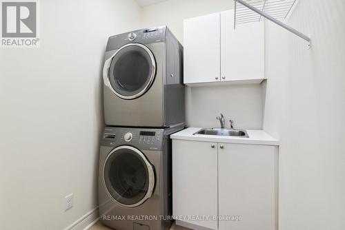 2 Suggs Lane, Whitchurch-Stouffville, ON - Indoor Photo Showing Laundry Room