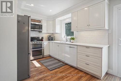 32 Wakefield Lane, Hamilton, ON - Indoor Photo Showing Kitchen