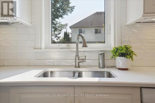 32 Wakefield Lane, Hamilton, ON - Indoor Photo Showing Kitchen With Double Sink